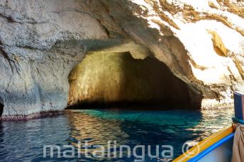L'intérieur de la grotte à Blue Grotto