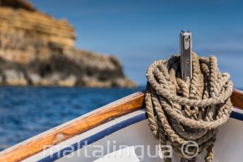 La proue d'un bateau traditionnel maltais.