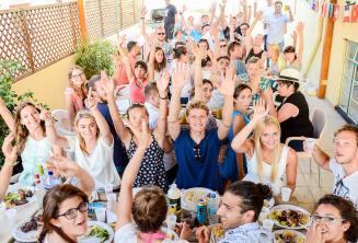 BBQ pour étudiants sur le toit de notre école de langue à St. Julians